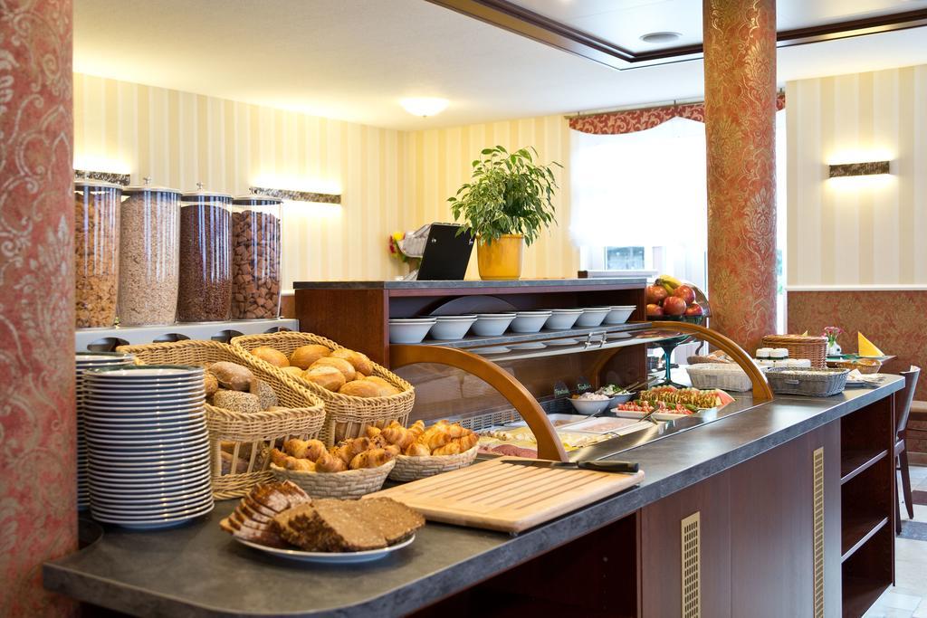 Hotel Fuer Dich Варен Экстерьер фото